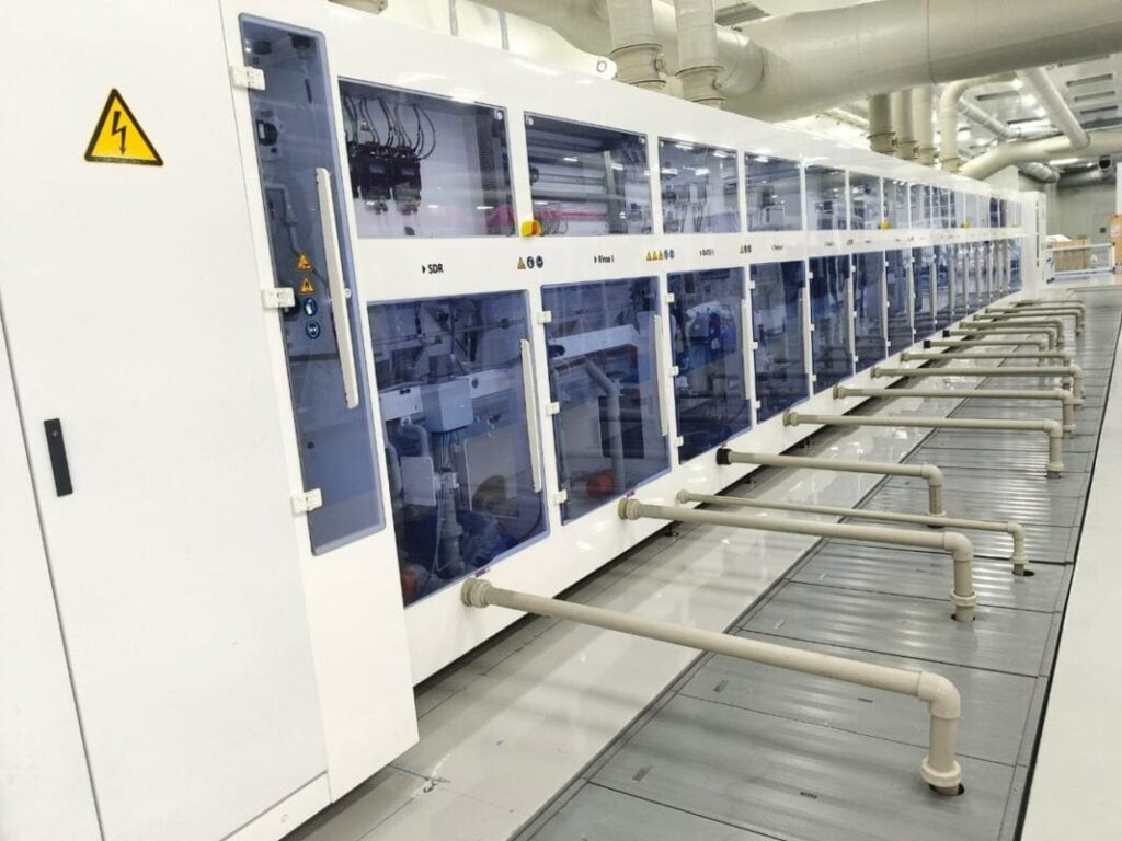 The plant will achieve over 25% cell efficiency, using a 16-busbar design that enhances power output. Image: Premier Energies.