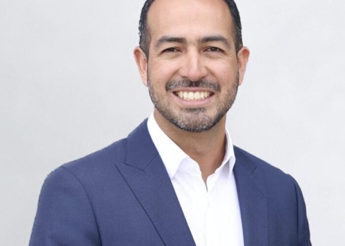 Andrés Acosta headshot.