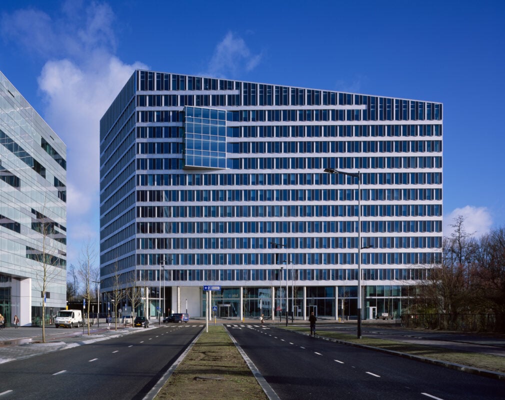 The Edge in Amsterdam incorporates 28,000 PV panels in its south-facing façade and roof